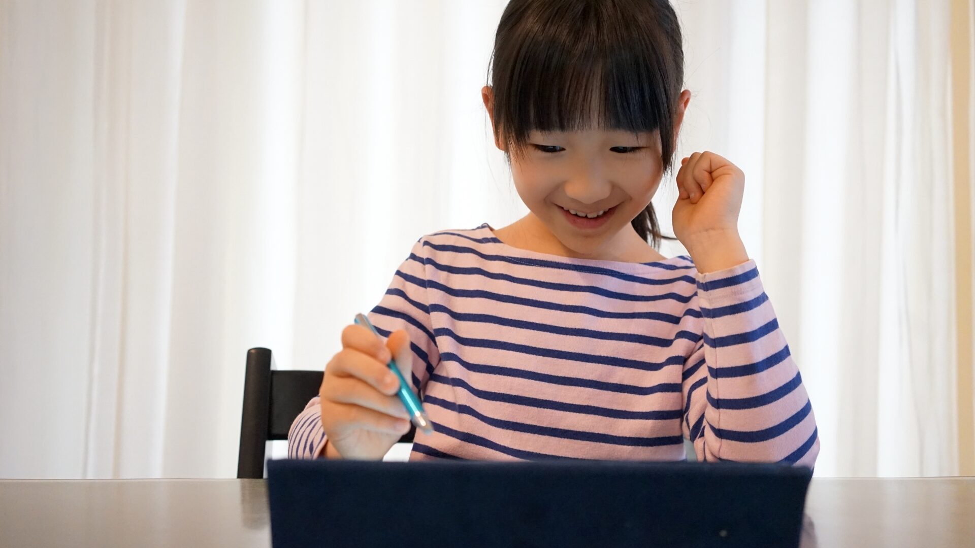 【2026年最新版】スマイルゼミ小学生コースの料金を完全解説！学年別・支払い方法別の最新料金表と安く抑える方法まとめ